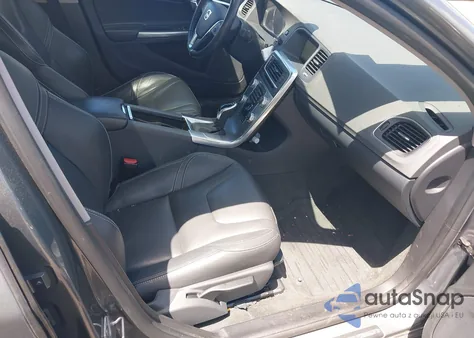 2017 Volvo S60 T5 Dynamic z USA, uszkodzony, nr VIN YV126MFL4H2432746